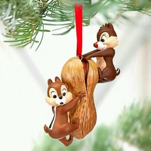 via: Disney Store Weihnachts Deko Nuss Chip und Chap