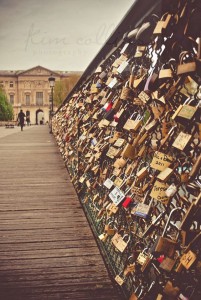 Foto: KimCollins Schlösse Brücke Liebesschloss Geschenk